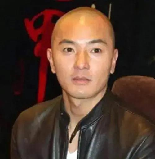 光头的大明星,揭秘光头大明星的璀璨人生