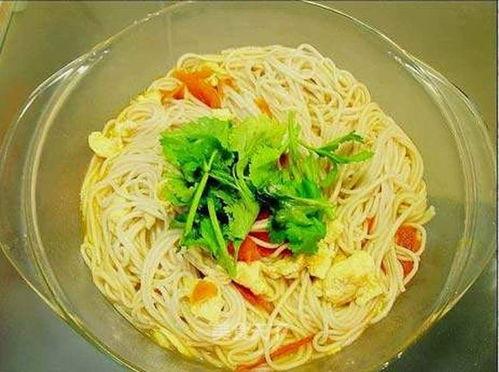 晋城吃小瓜鸡蛋面,小瓜鸡蛋面，回味无穷的家乡味道