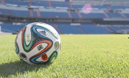 足球有关的头条号名字,揭秘足球头条号背后的精彩瞬间